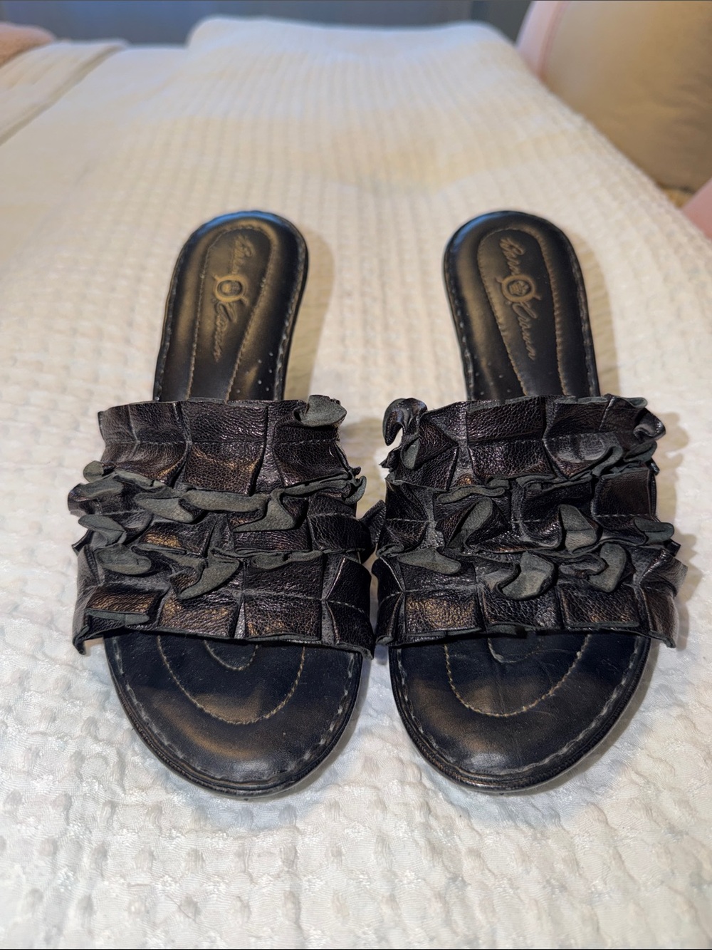 Born Women's Black Ruffle Slide Mules size 7